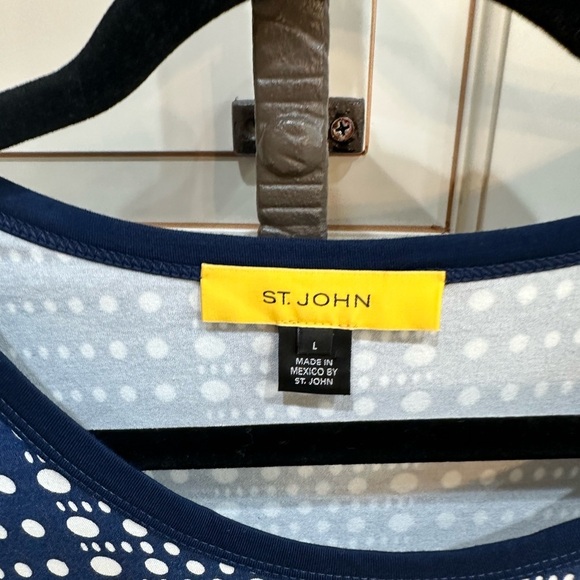 ST. JOHN Dotted 3/4 Sleeves Top (T3) - Picture 7 of 7